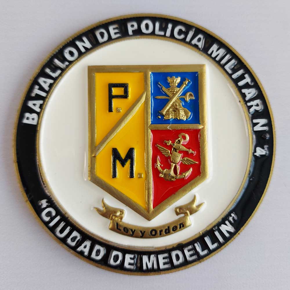 Fuerzas Armadas, aplique placa policía antigua pequeña, decoración Chemar  Decor Bogotá